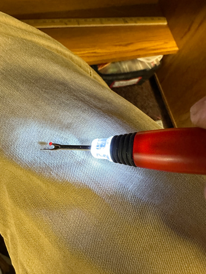 Lighted seam ripper Bernina Jeff Sewing Machine Tools Supplies Accessories