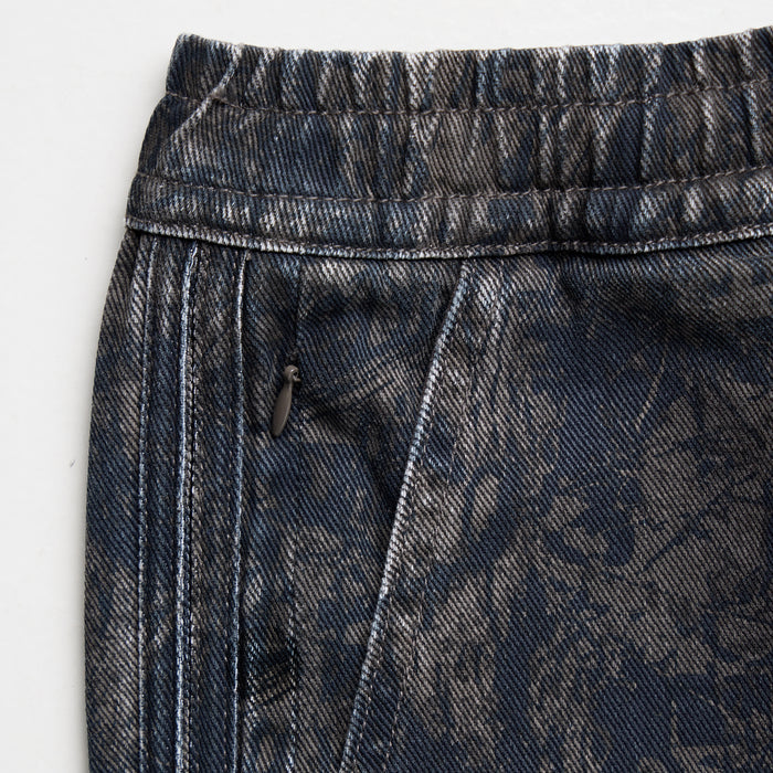 Essential Real Tree Camo Shorts | Charcoal