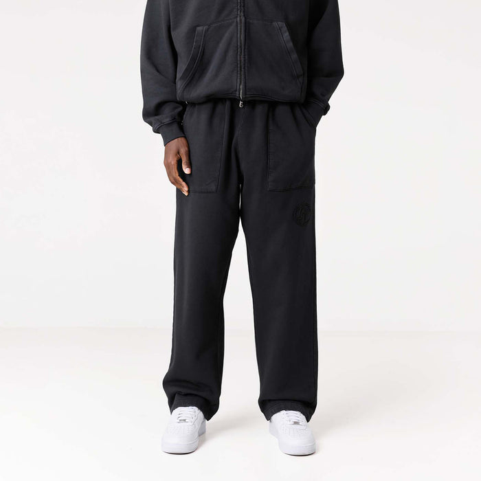 Oval Appliqué Open Hem Jogger | Washed Black