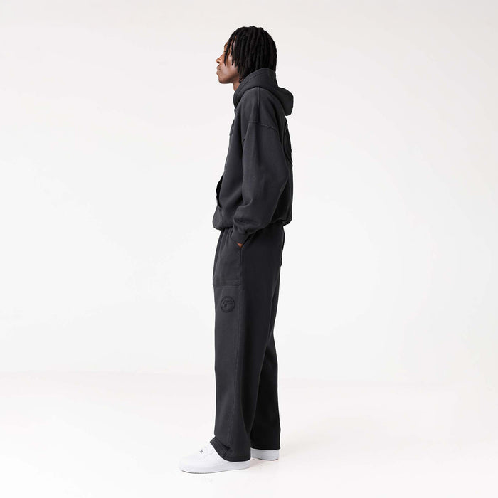 Oval Appliqué Open Hem Jogger | Washed Black